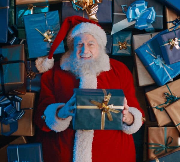 Profitez des offres Bouygues Telecom pour Noël 2023 : Fibre, forfaits mobiles, Smart TV… célébrez un Noël connecté et high-tech !