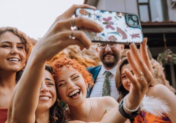 Vous hésitez entre plusieurs smartphones ? Découvrez notre guide complet pour savoir quel mobile choisir selon vos besoins, votre budget et vos préférences.